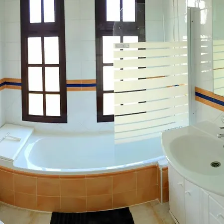 Vista Mar I, Meerblick, 360 Qm, Heated Pool, Hot Tube, Roof Terrace, Gaming Room, Wifi Villa