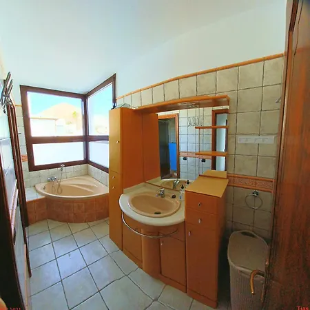 Villa Vista Mar I, Meerblick, 360 Qm, Heated Pool, Hot Tube, Roof Terrace, Gaming Room, Wifi Tias